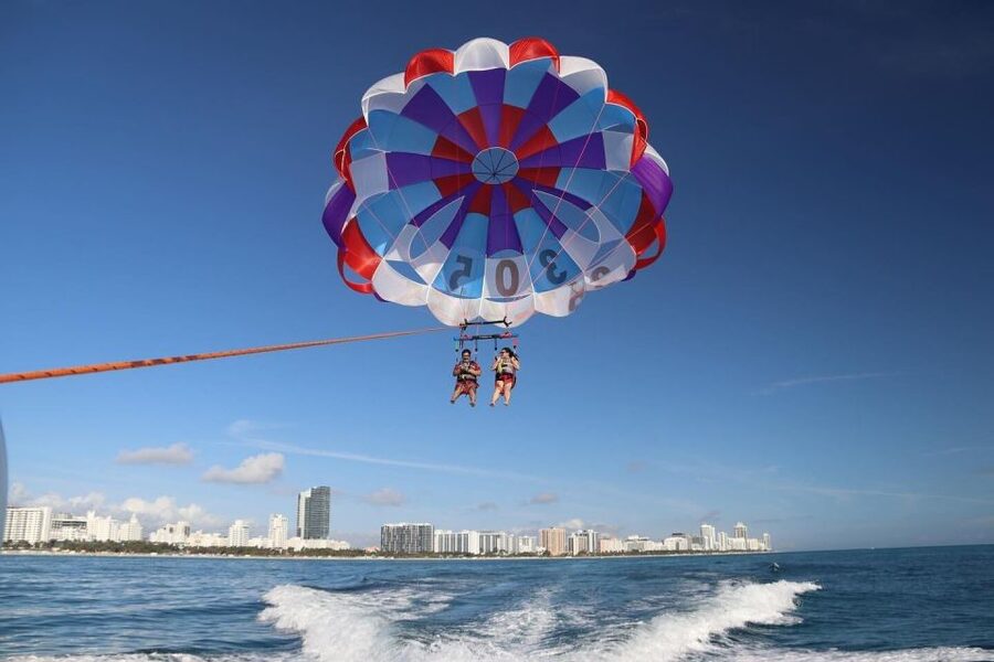 Miami Beach: Parasailing Boat Tour in South Beach - Safety, Weight Limits, and Who Should Skip It