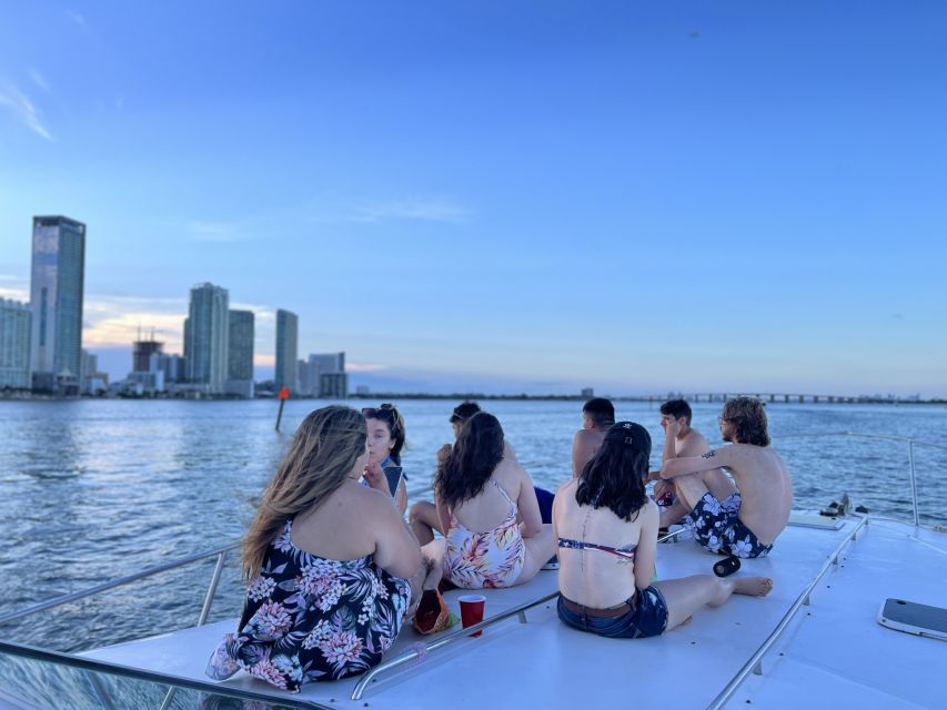 Miami Beach: Private Yacht Rental with Captain - Price and the Real Cost Per Hour (So You Don’t Get Surprised)