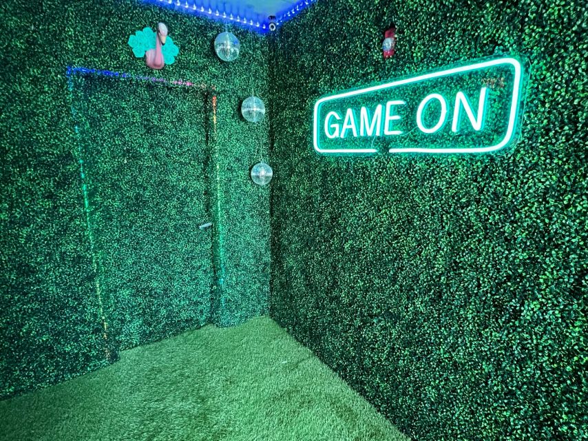 Miami Beach: South Beach Room Escape - Panic Room - The Mad Doctor mission: your uncle, the hallway whisper, the 60-minute panic