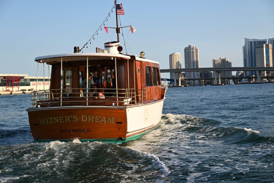 Miami Beach: Vizcaya Sunset Cruise Includes Food and Drink - Following James Deering’s 1916 Christmas Day route to Vizcaya