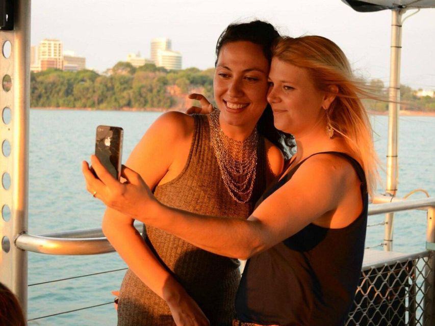 Miami Beach: Vizcaya Sunset Cruise Includes Food and Drink - Inside the cabin and on the outside: comfort that actually helps