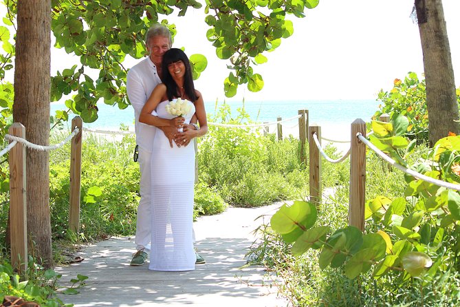 MIAMI Beach Wedding or Vow Renewal Ceremony - 50 professional beach photos: how to get the best results