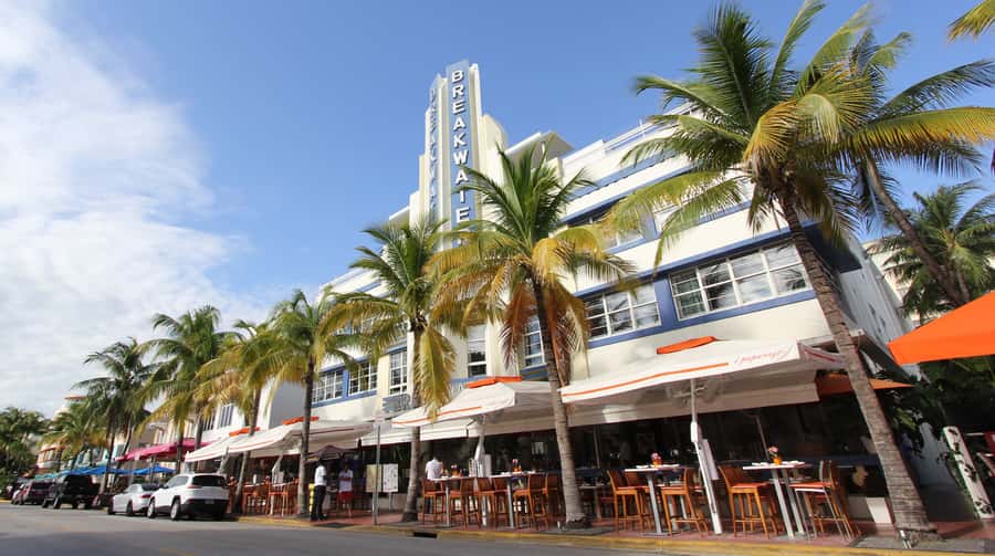 Miami: Bike Rental - South Pointe Park Pier: When to Park and Walk
