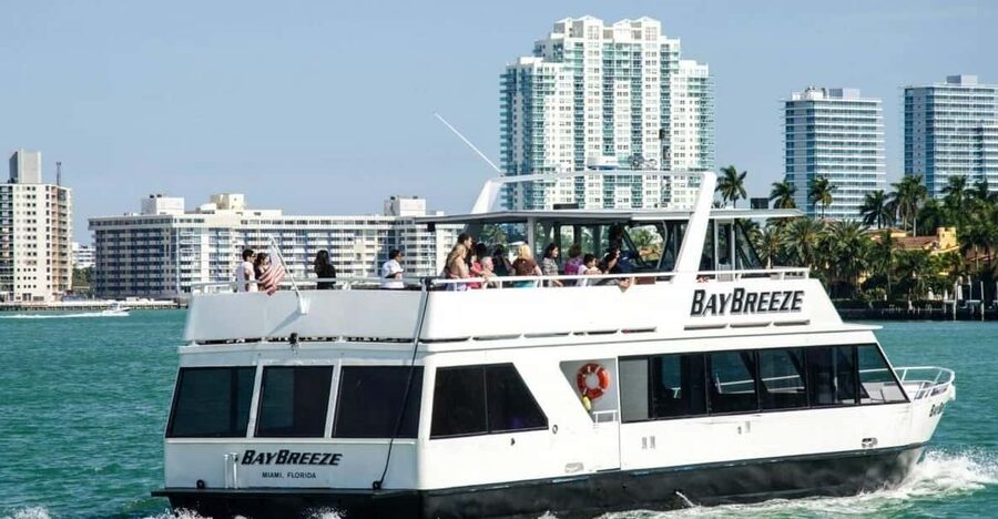 Miami: Biscayne Bay Millionaire's Homes Sightseeing Cruise - The 90 minutes: your route from Downtown to private islands