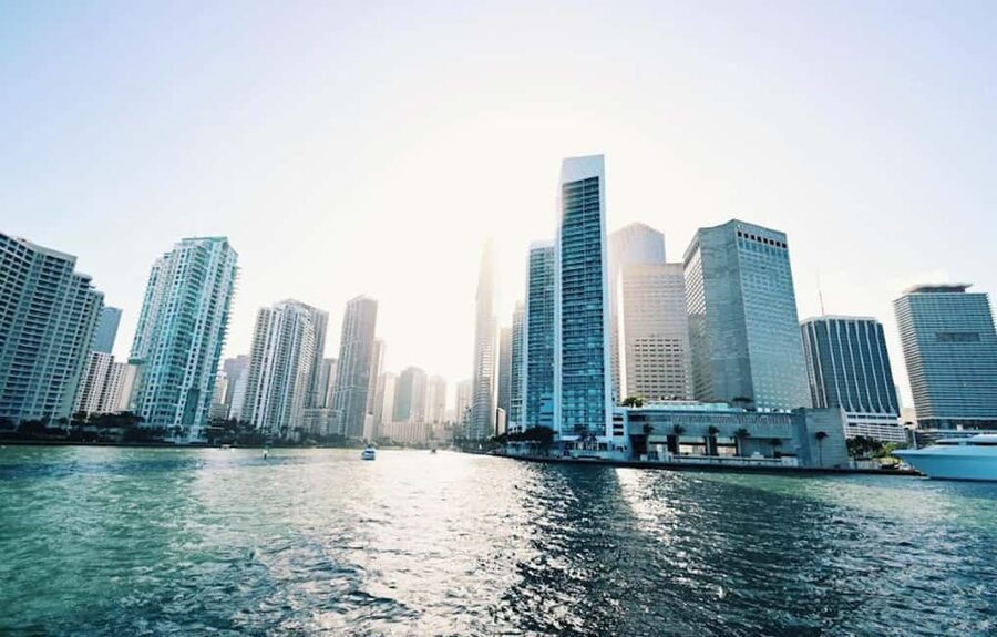 Miami: Biscayne Bay Millionaire's Homes Sightseeing Cruise - Who should book this cruise
