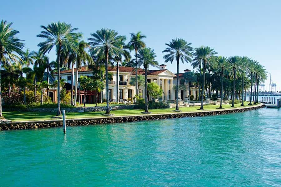 Miami: Biscayne Bay Millionaire's Row Boat Tour - The open-air boat setup that makes photos easier