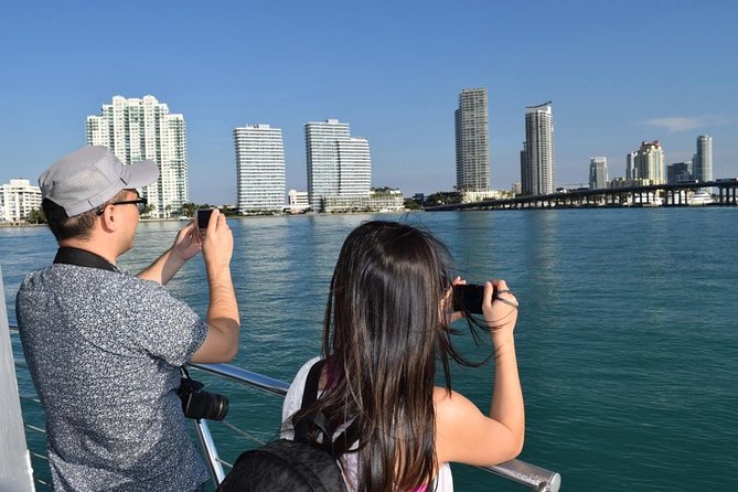 Miami Biscayne Bay rich and famous Sightseeing Boat Tour - Your loop along Biscayne Bay: from Bayside to Star Island