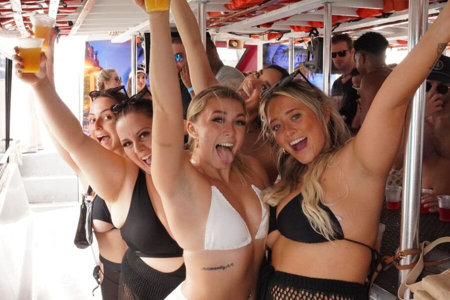 Miami: Boat Party with Live DJ, Unlimited Drinks, and Food - Key things to know before you go
