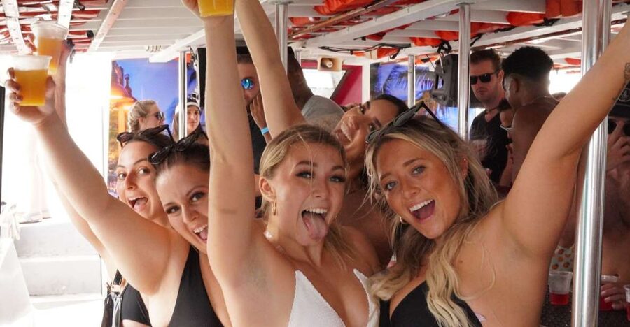 Miami: Boat Party with Live DJ, Unlimited Drinks, and Food - The double-decker skyline cruise: what the 3 hours really feel like