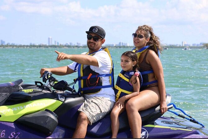 Miami Boat Rental: Fun & Affordable! Day or Night Celebration - Route options in Miami: islands, celebrity-home views, skyline photos