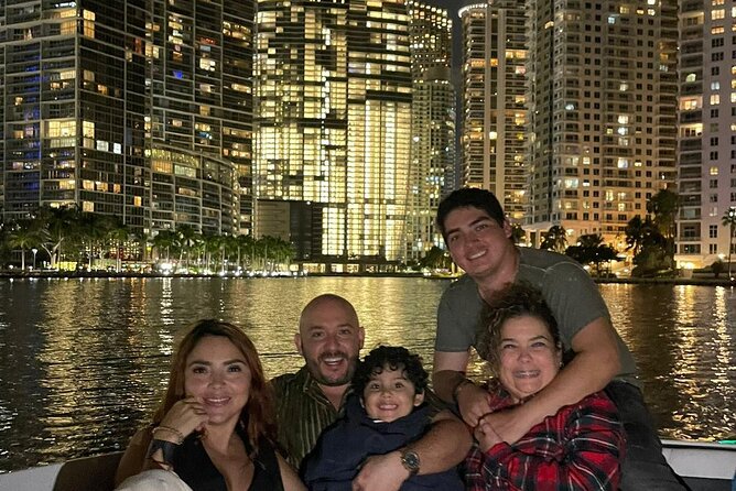 Miami Boat Tour –Day and Night Cruises with Champagne - What to wear, what to bring, and how to avoid common snags