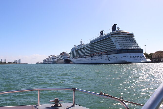 Miami Boat Tour of Celebrity Homes - On-board comfort: two floors, restroom, and snack-bar choices