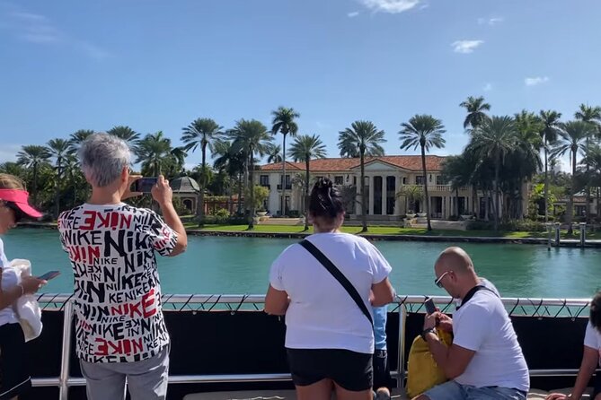 Miami Boat Tour of Celebrity Homes & Miami River Skyline 360 View - The main skyline loop: from the port to Millionaire’s Row