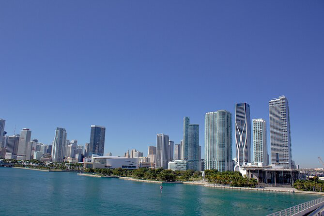 Miami: Bus & Boat Ultimate Sightseeing Combo Tour - Biscayne Bay at 1:30 pm: Celebrity homes and skyline from the water