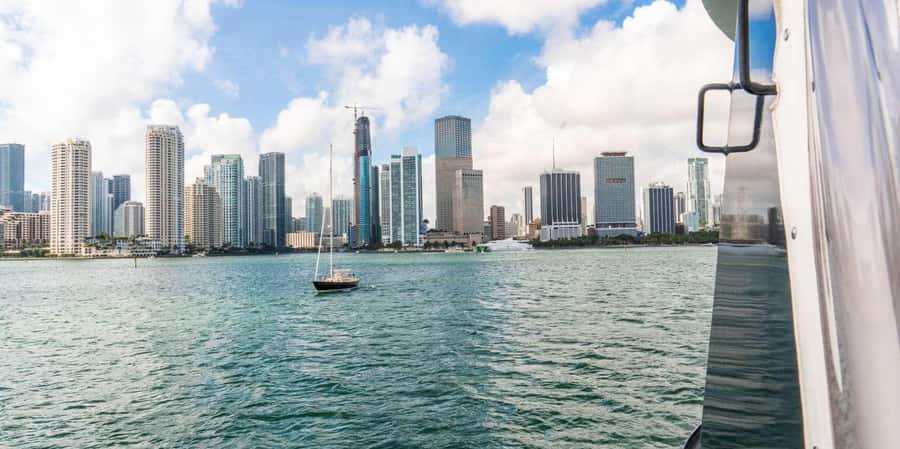 Miami: Celebrity Homes Boat Tour with Guide - What to bring (and what to leave behind)
