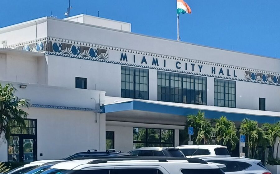 Miami: City Tour & Cruise of Biscayne Bay - Coconut Grove and Wynwood: the in-between stops that shape the day