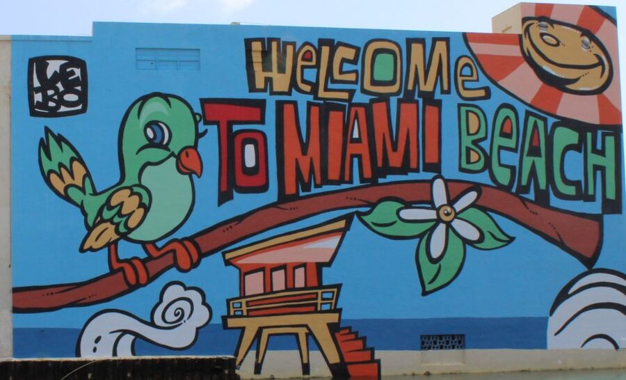Miami: City Tour & Cruise of Biscayne Bay - The mini cruise on Biscayne Bay: skyline views from the water