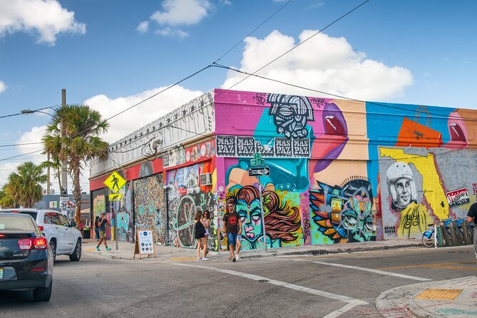 Miami City Tours – 5 Sites, 4 Stops, One Tour – 3.5 Hours of Fun - Check-In at Bayside Marketplace: Start Easy