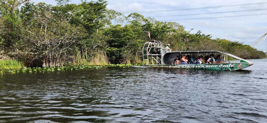 Miami: Everglades Airboat, Gator Encounter & Bus Transfer - Entering the Everglades from Miami: buses, timing, and real-world expectations