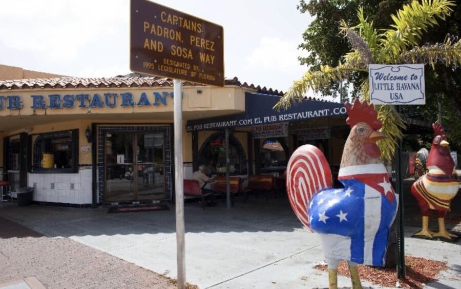 Miami: Guided Small Group Little Havana Food Tour - Los Pinarenos Fruteria: Fresh Squeezed Juice That Sets the Tone