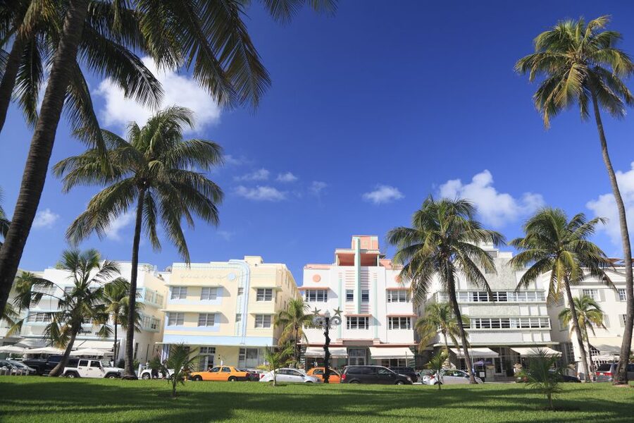 Miami: Half-Day City and Boat Tour - Getting There: Bayside Marketplace at the Flags Bus Stop