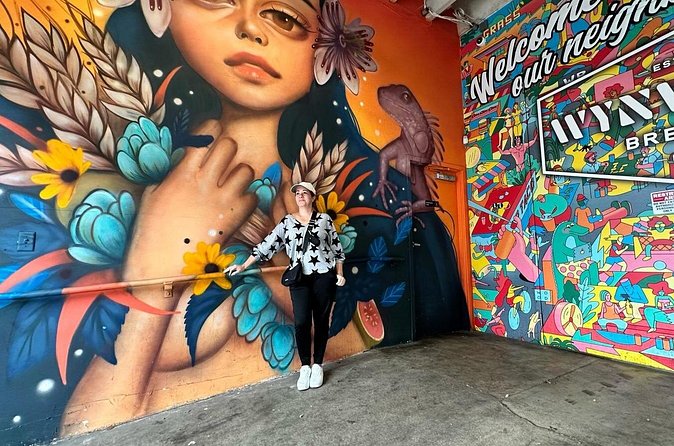 Miami Iconic places city tour: History, Art & Culture - Bayside Marketplace: end with options and easy momentum