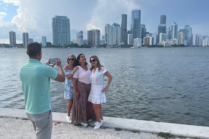 Miami in 3.5 Hours: Sightseeing, Traditions & Photography Tour - Pickup rules: why Bayside is the anchor
