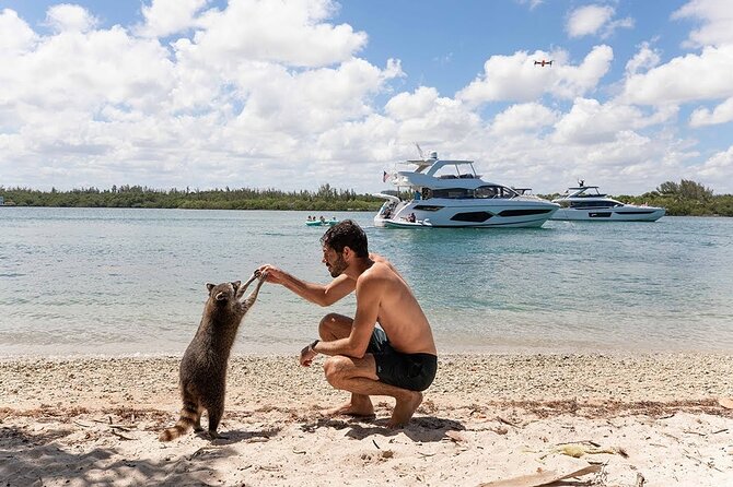 Miami Island Adventure: Boat Rental to Raccoon Island - Biscayne Bay Cruise and Celebrity Homes From the Water