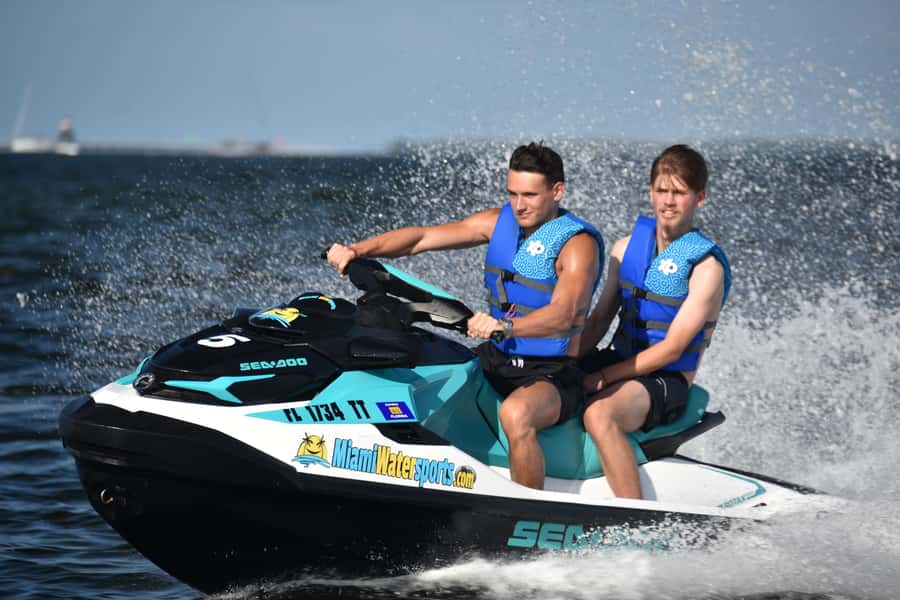 Miami: Jet Ski and SpeedBoat - Miami skyline jet skiing from Dinner Key: the appeal