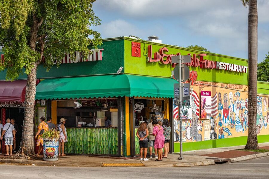 Miami: Little Havana Wow Walking Tour - Small Group Size - Cuban coffee and warm pastry: why the first bite matters
