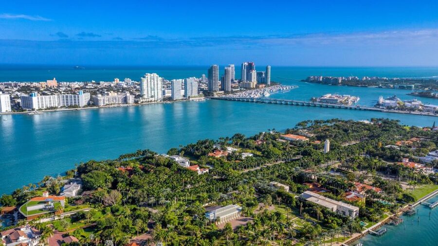 Miami: Miami Skyline Vintage Yacht Cruise, - Being on a Small Boat: Why Max 25 People Feels Better