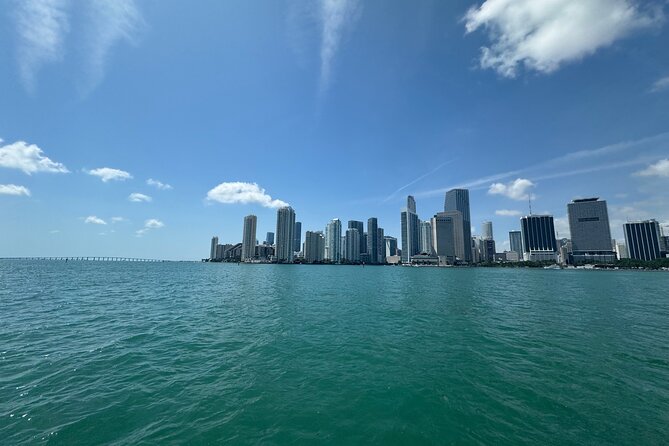 Miami Millionaires Sightseeing Cruise - Bilingual narration and music: fun, but seat choice matters