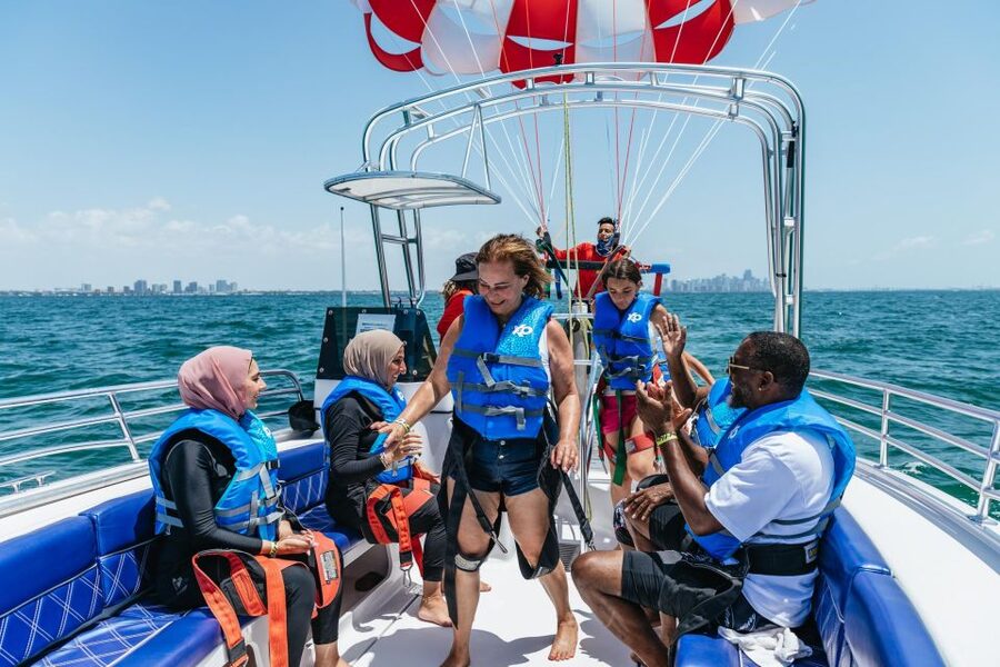 Miami: Parasailing Experience in Biscayne Bay - Photos and the moment you’ll actually remember
