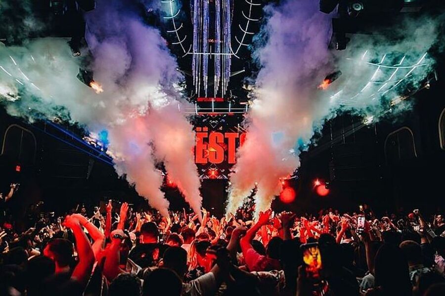 Miami: Party Bus, Club Entry, and Open Bar Night Experience - Rooftop pre-party 10:30 PM–12:30 AM: drinks, photos, and a real start time
