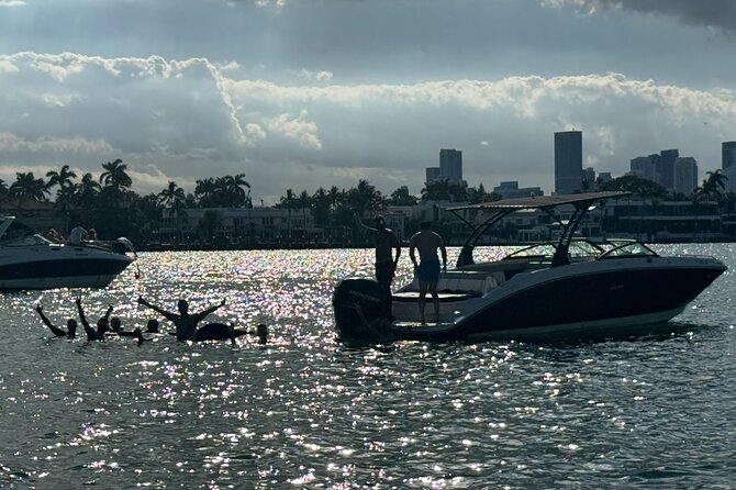 Miami Private Boat Rental with Champagne, Sandbars & Floating Mat - Champagne, Floating Mat Swim Breaks, and the Small Onboard Comforts That Matter