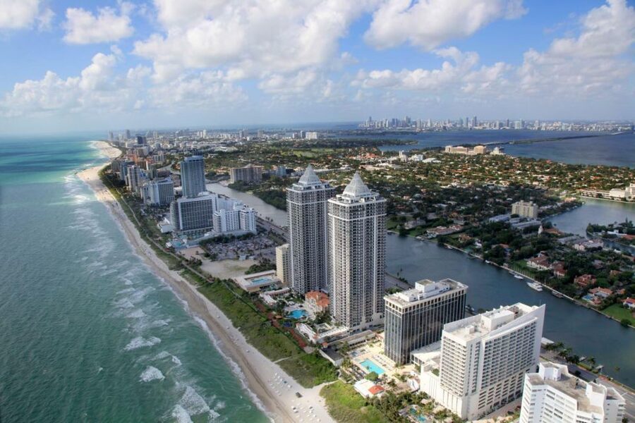 Miami: Private Luxury Airplane Tour with Champagne - Where the Tour Starts: Miami Executive Airport and CR Aviation