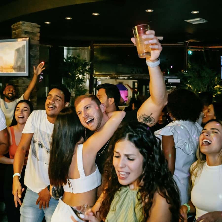 Miami Pub Crawl + Clubbing Experience - What this Miami pub crawl feels like on a Friday or Saturday