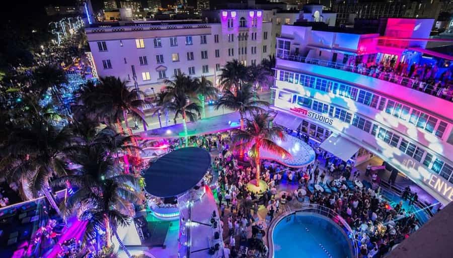 Miami Pub Crawl + Clubbing Experience - Your route: from Ocean Drive check-in to late-night VIP energy