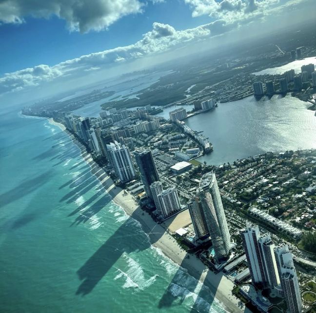 Miami: Romantic 1-Hour Private Flight Tour with Champagne - From Eagles Air Tours to liftoff over South Beach