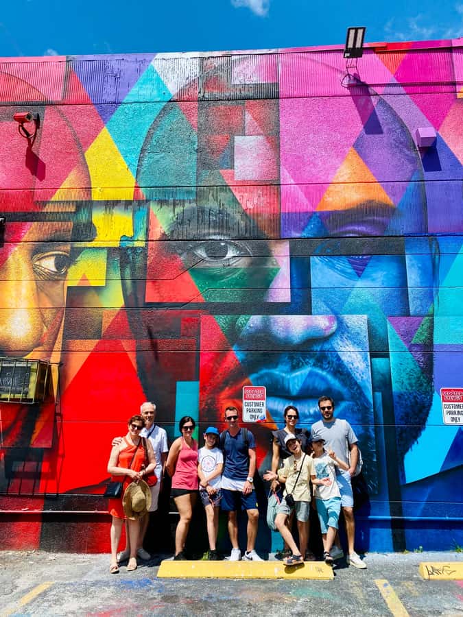Miami's 3 iconic neighborhoods in 3.5h - in French - South Beach Art Deco District: more than pretty buildings