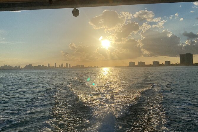 Miami Sightseeing Cruise on a Luxury Yacht - Timing and routes: what affects your day most