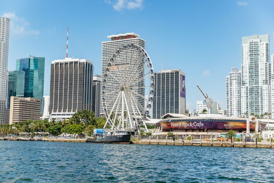 Miami: Sightseeing Speedboat Tour - Art Deco district views: why the shoreline angle is the point