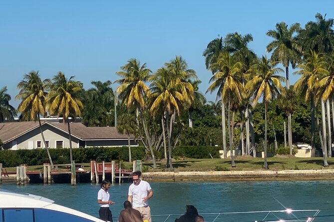 Miami Skyline 75 Min Cruise Tour Biscayne Bay Millionaire Homes - Venetian Causeway and the Richest Home Stretch: How the Route Feels in Motion