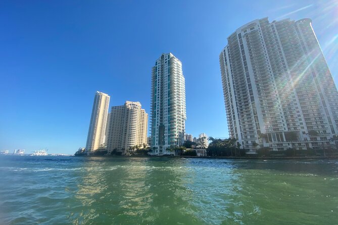 Miami Skyline: Happy Hour Cruise Music & Cash Bar - Seating, Comfort, and the Reality of a Full Boat