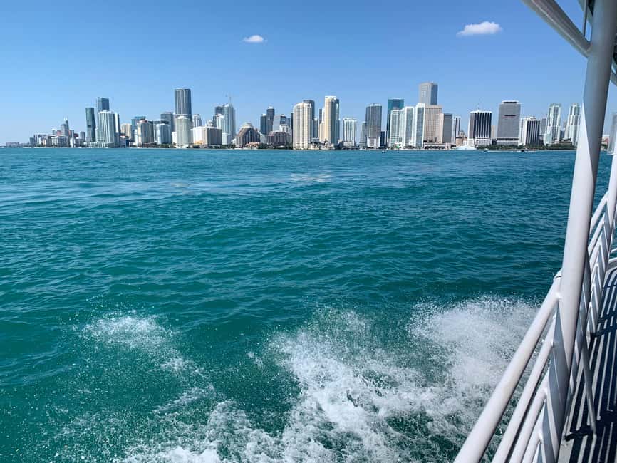 Miami: Skyline Sightseeing Cruise Millionaire Homes & River - What to bring (and what to leave behind)