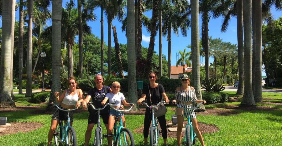 Miami: South Beach Bike Rental - Lincoln Road Mall: Lock Up, Walk a Bit, Then Get Back to Rolling