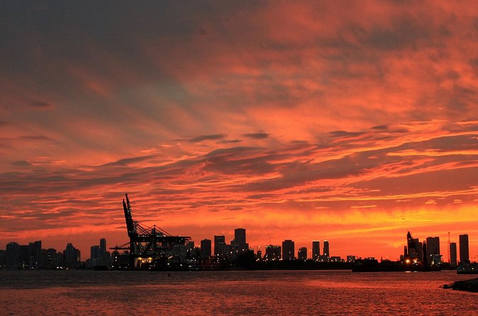 Miami Sunset and Skyline Cruise - Best Moments for Photos (and When Crowds Matter)