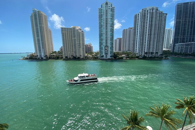 Miami Sunset Biscayne Bay and South Beach Cruise - Star Island celebrity homes: the view you came for