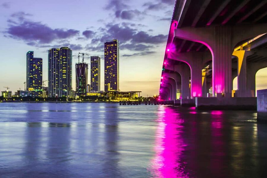 Miami Sunset Champagne Cruise with Skyline Views & Music - The Onboard Vibe: DJ Music, Bilingual Guide, and Skyline After Dark