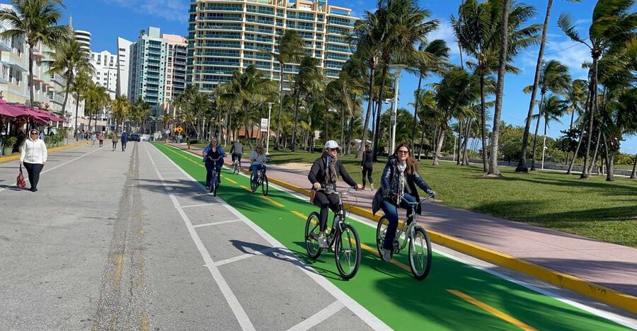 Miami: The Famous South Beach Bicycle Tour - Ocean Drive and the Art-Deco District: the guided photo walk you actually understand